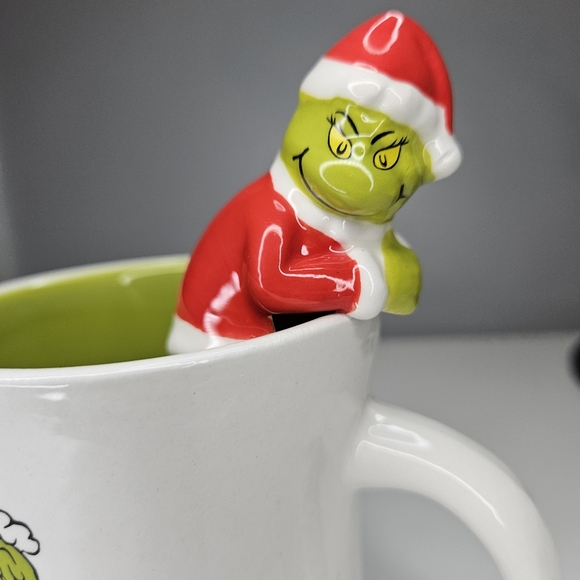 Dr. Seuss The Grinch Who Stole Christmas Coffee Mugs Grinchmas Set of 2 - Picture 6 of 15